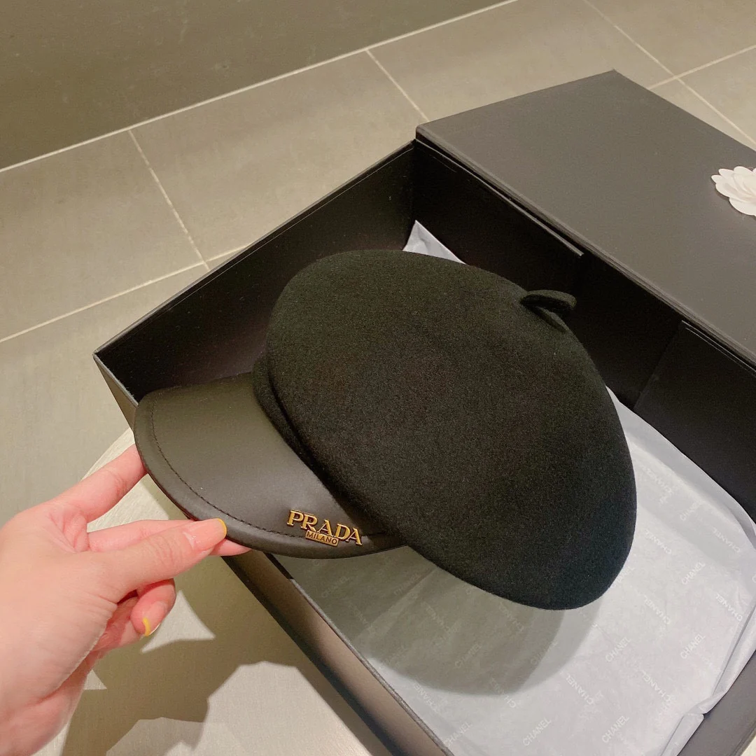 Prada - Шерстяная военная кепка с плоским верхом - Черная