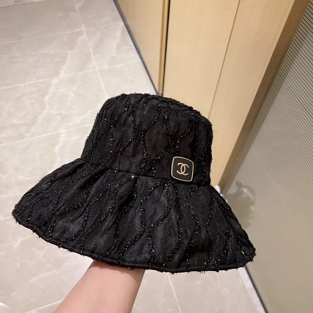 Новинка сезона весна/лето 2023 от Chanel - Курортный стиль - Кружевная рыбацкая шляпа - Черная