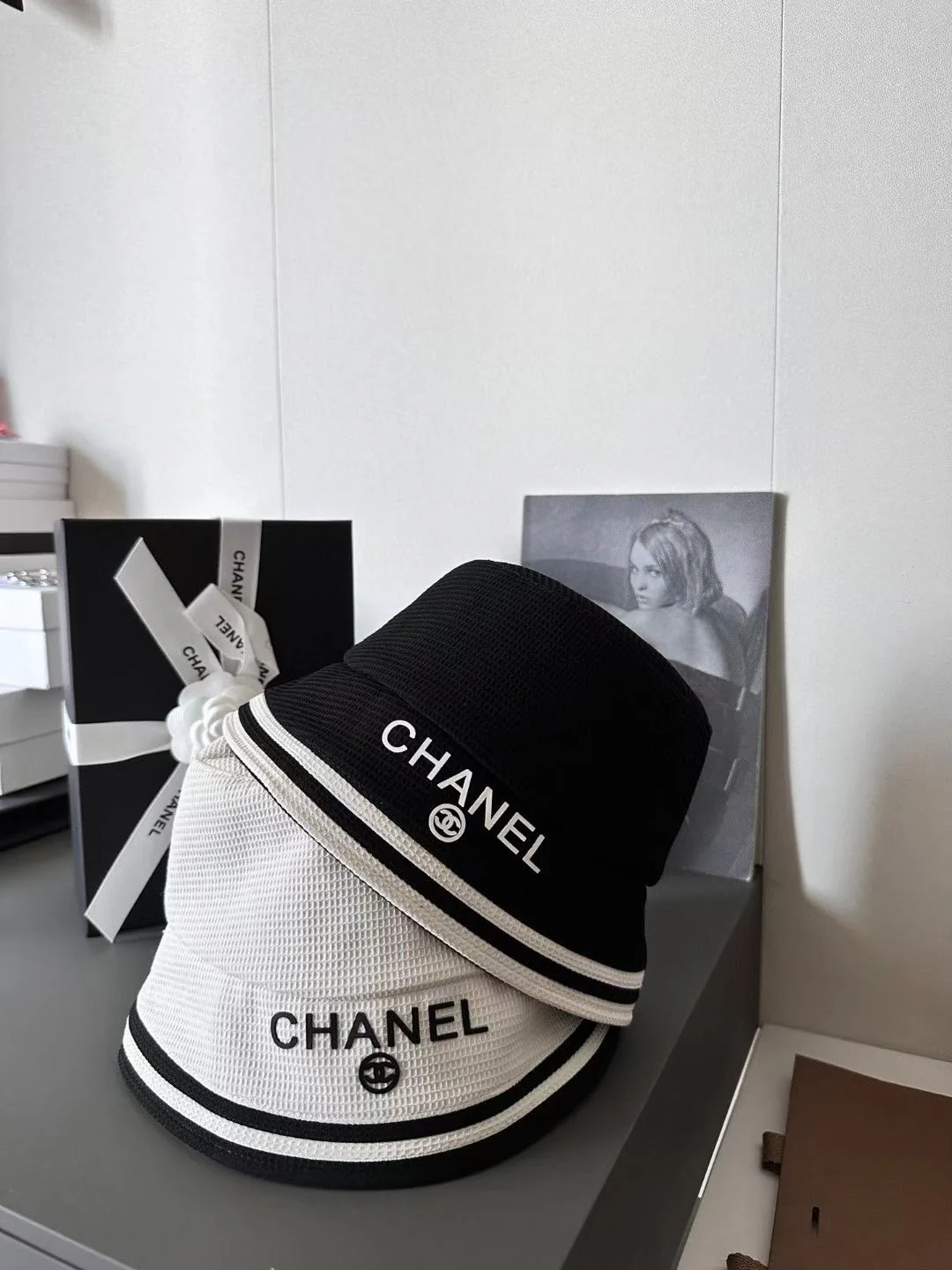 Полосатая панама Chanel - рыбацкая шляпа
