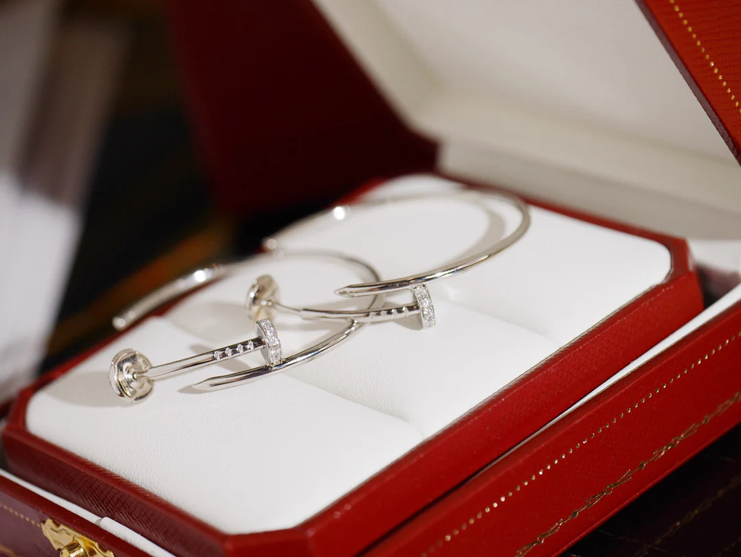 Серьги Cartier 022