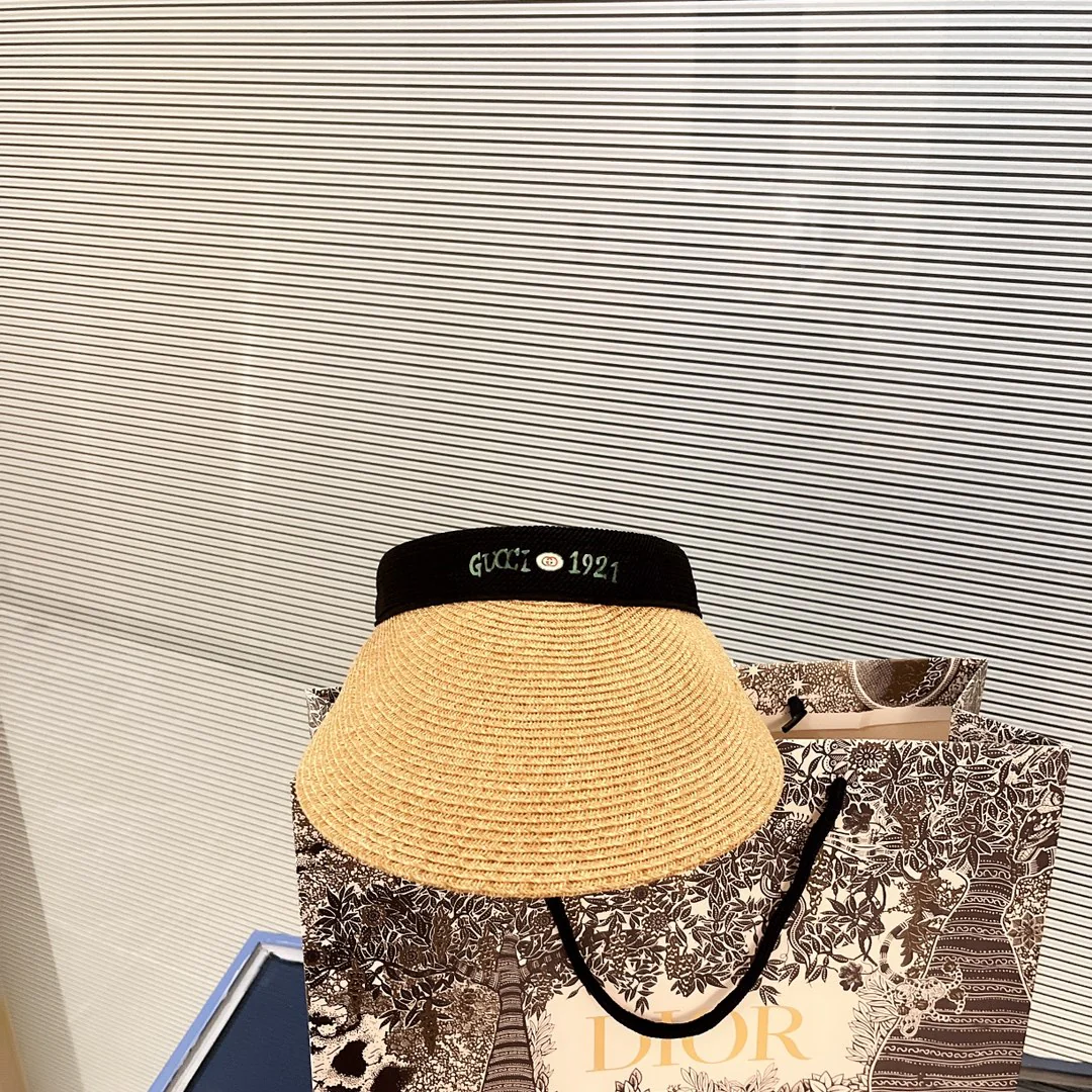 Солнцезащитная шляпа Gucci с козырьком