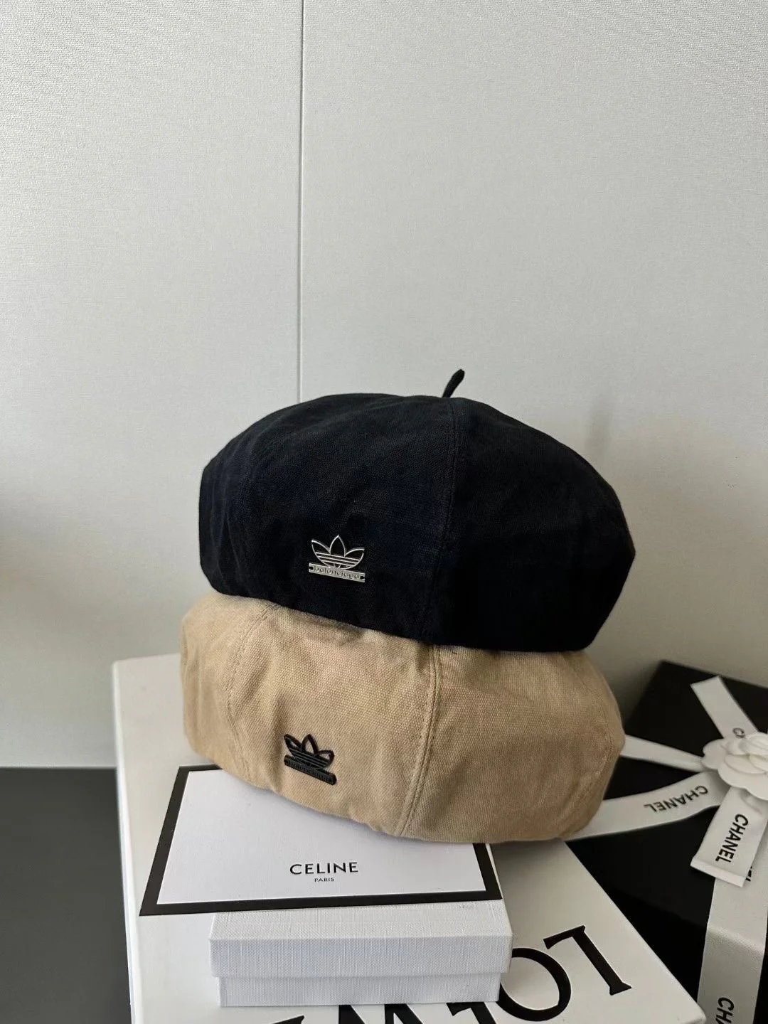 Balenciaga - Сотрудничество с Adidas - Ретро-мастерский однотонный берет