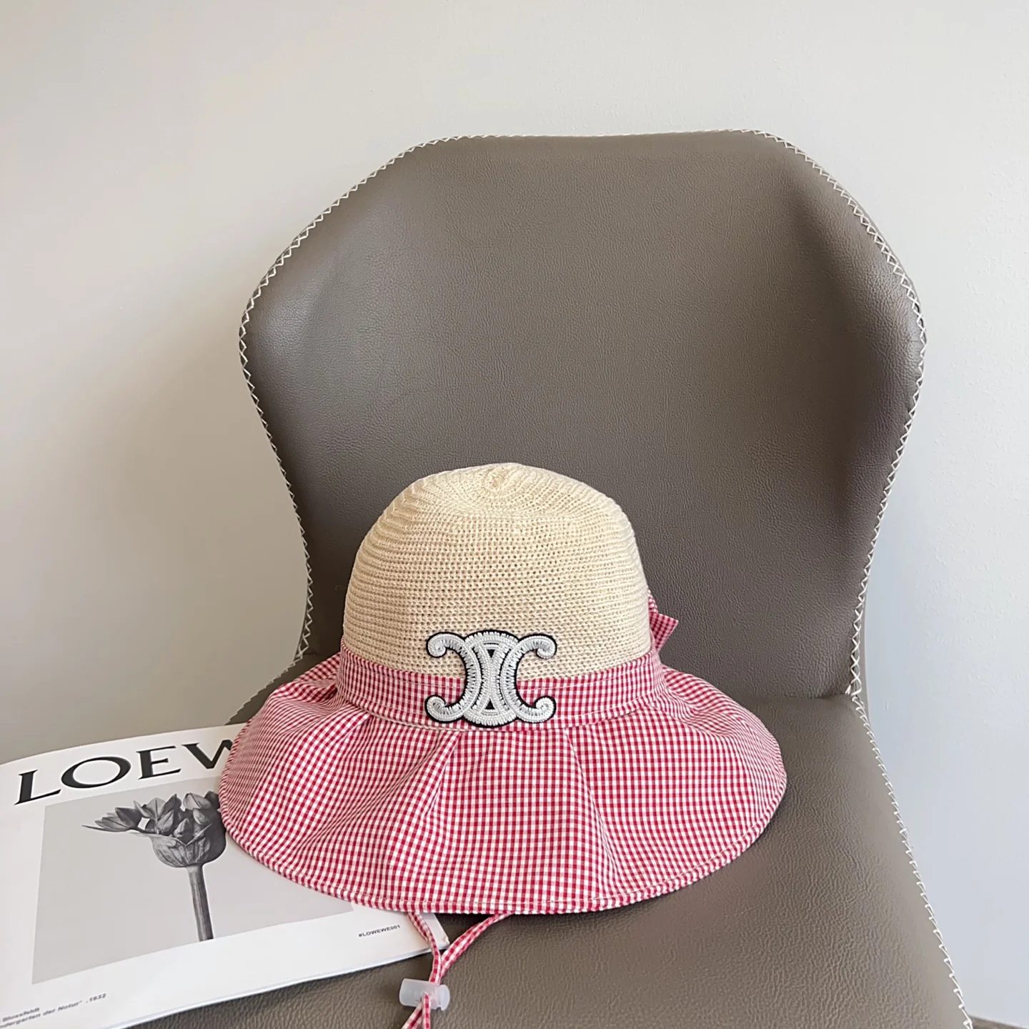 Пятнистая рыбацкая шляпа Celine для отдыха, красная.