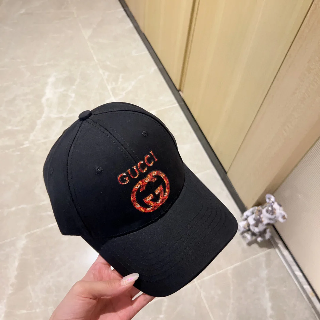 Новая бейсболка Gucci 2023 года, простая красная, с двойной буквой G, черная.