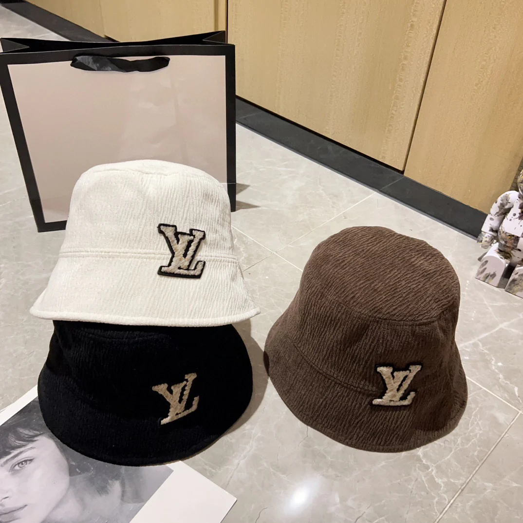 Панама LV 2023 из вельвета - черная