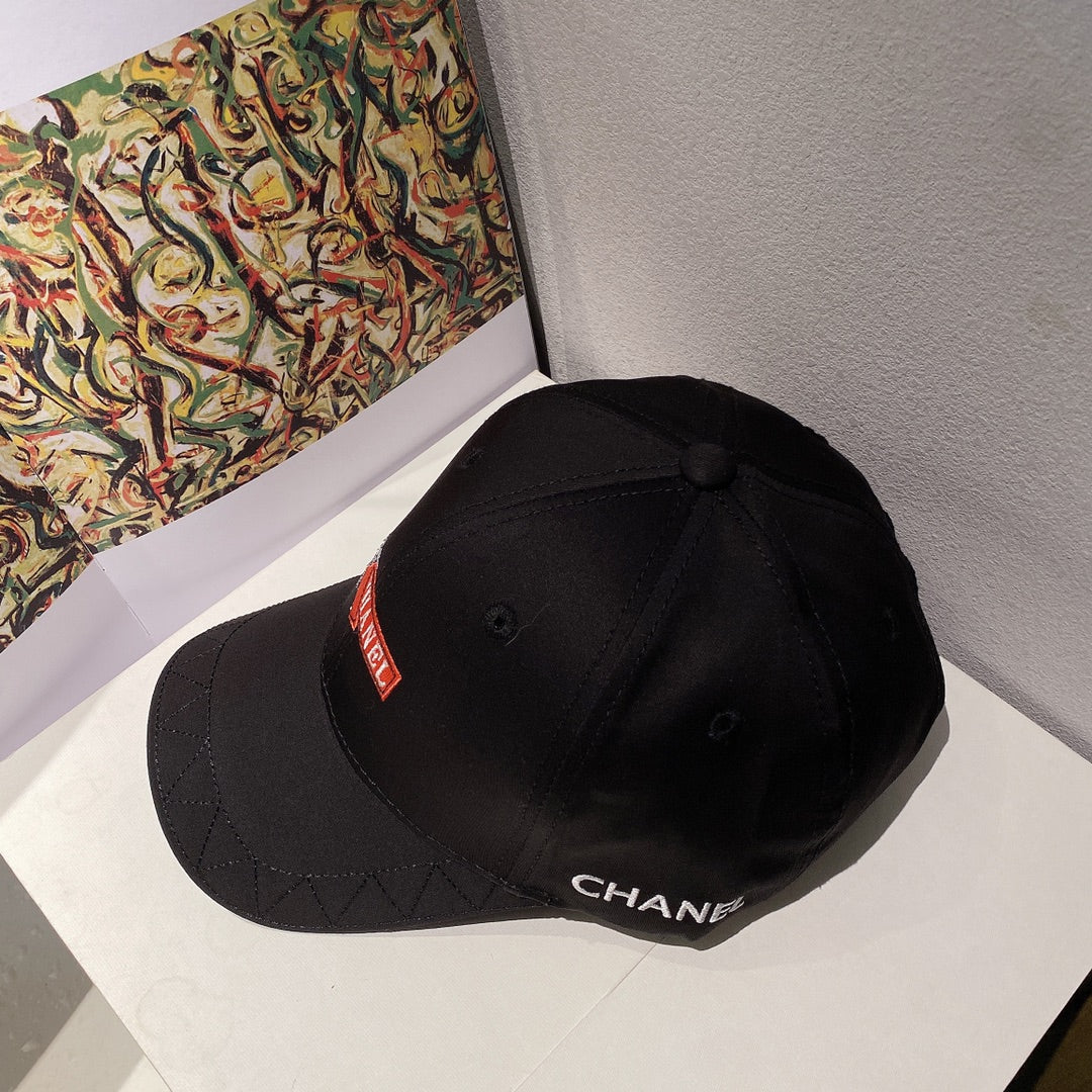 Новинка 2022 года от Chanel - кепка-?утиный клюв? - 3