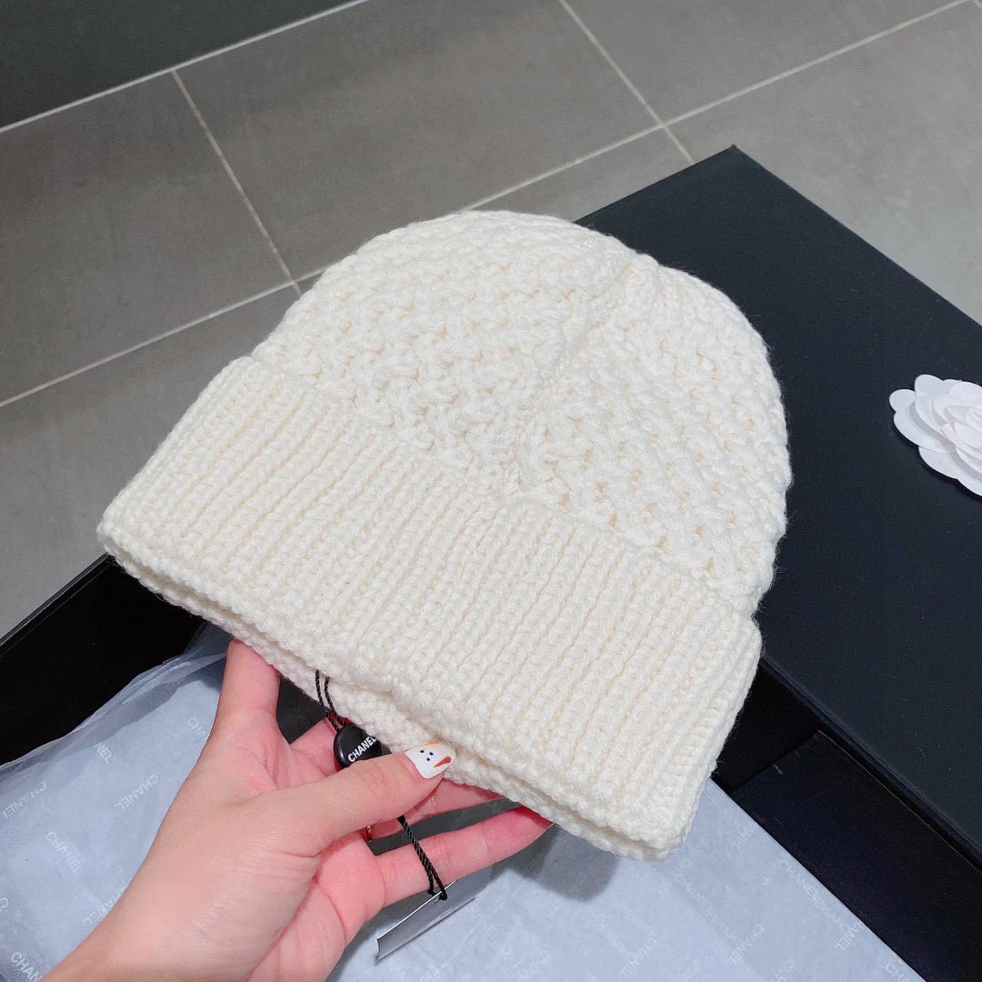 Chanel - Шерстяная вязаная шапка - Белая