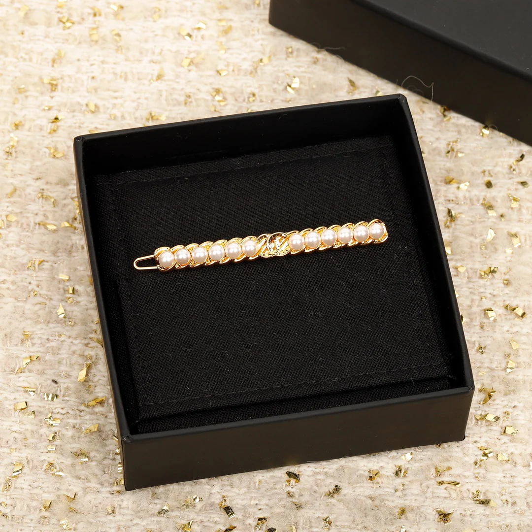 Заколка для волос Chanel 006