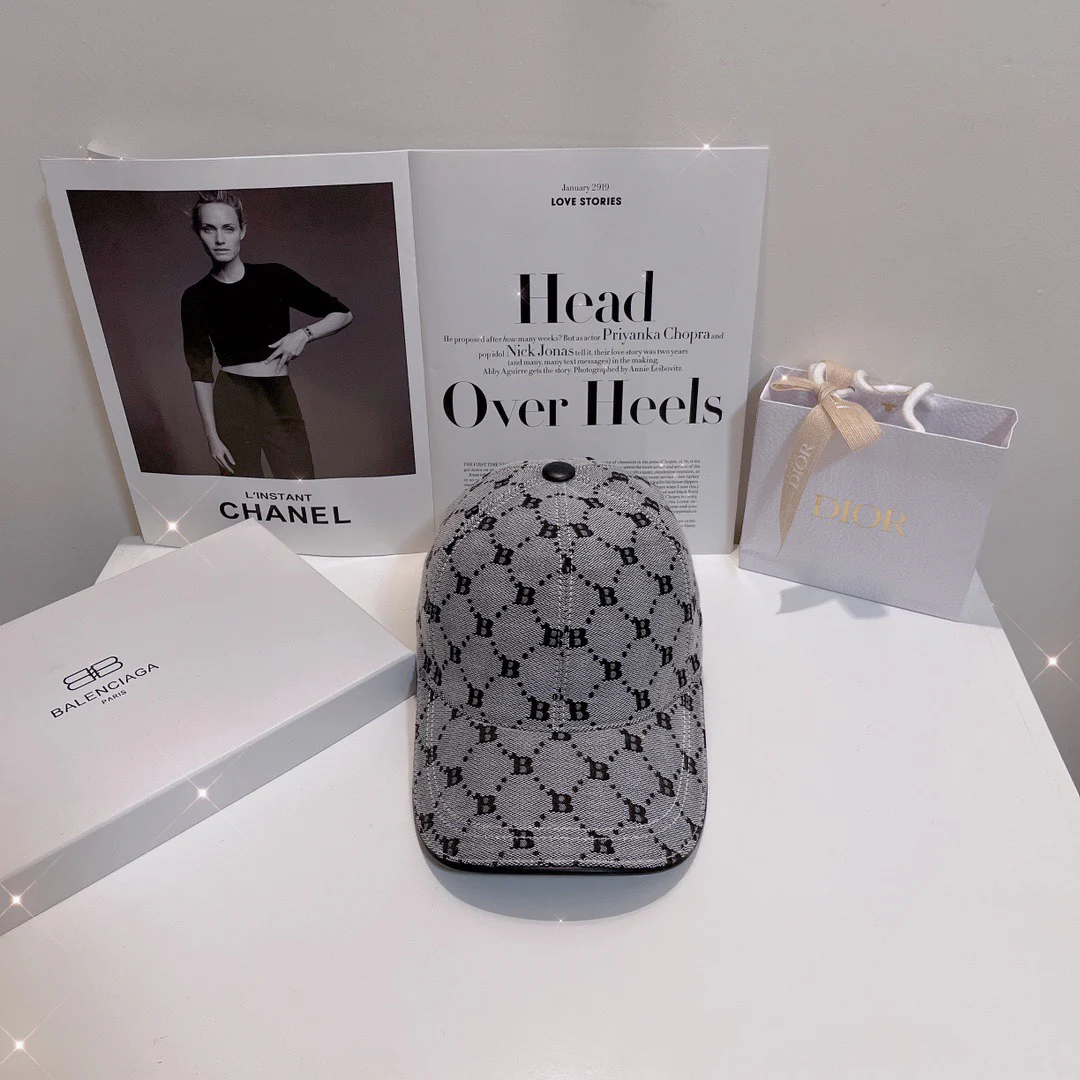 Бейсболка Balenciaga с жаккардовым логотипом - оригинальная, изготовленная методом литья, из ткани и кожи - 3 цвета