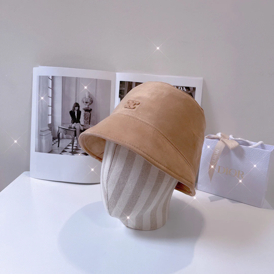 Замшевая рыбацкая шляпа Celine, абрикосовый цвет.