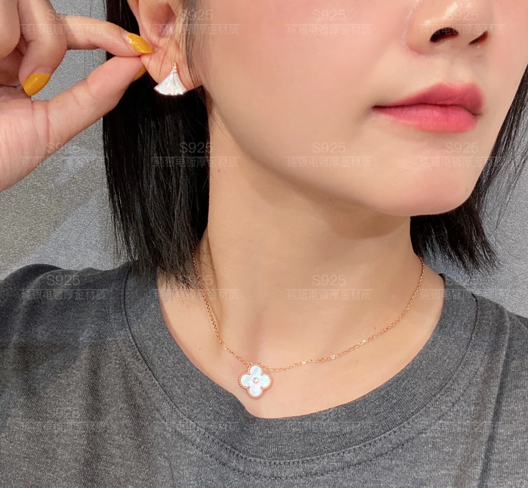 Серьги Bvlgari 031