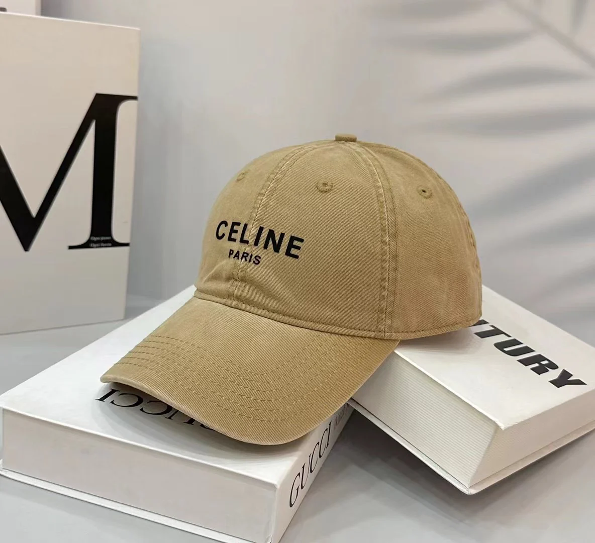 Celine - Новая бейсболка из выстиранного хлопка с буквами - Унисекс