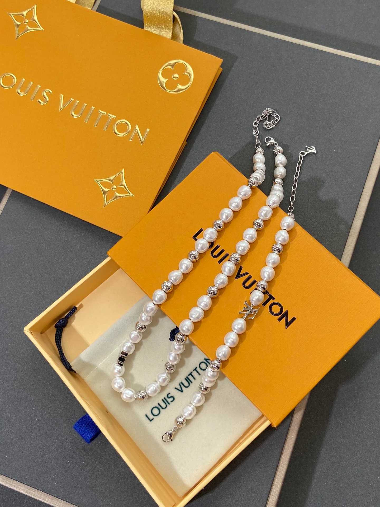 LV-Ожерелье 010