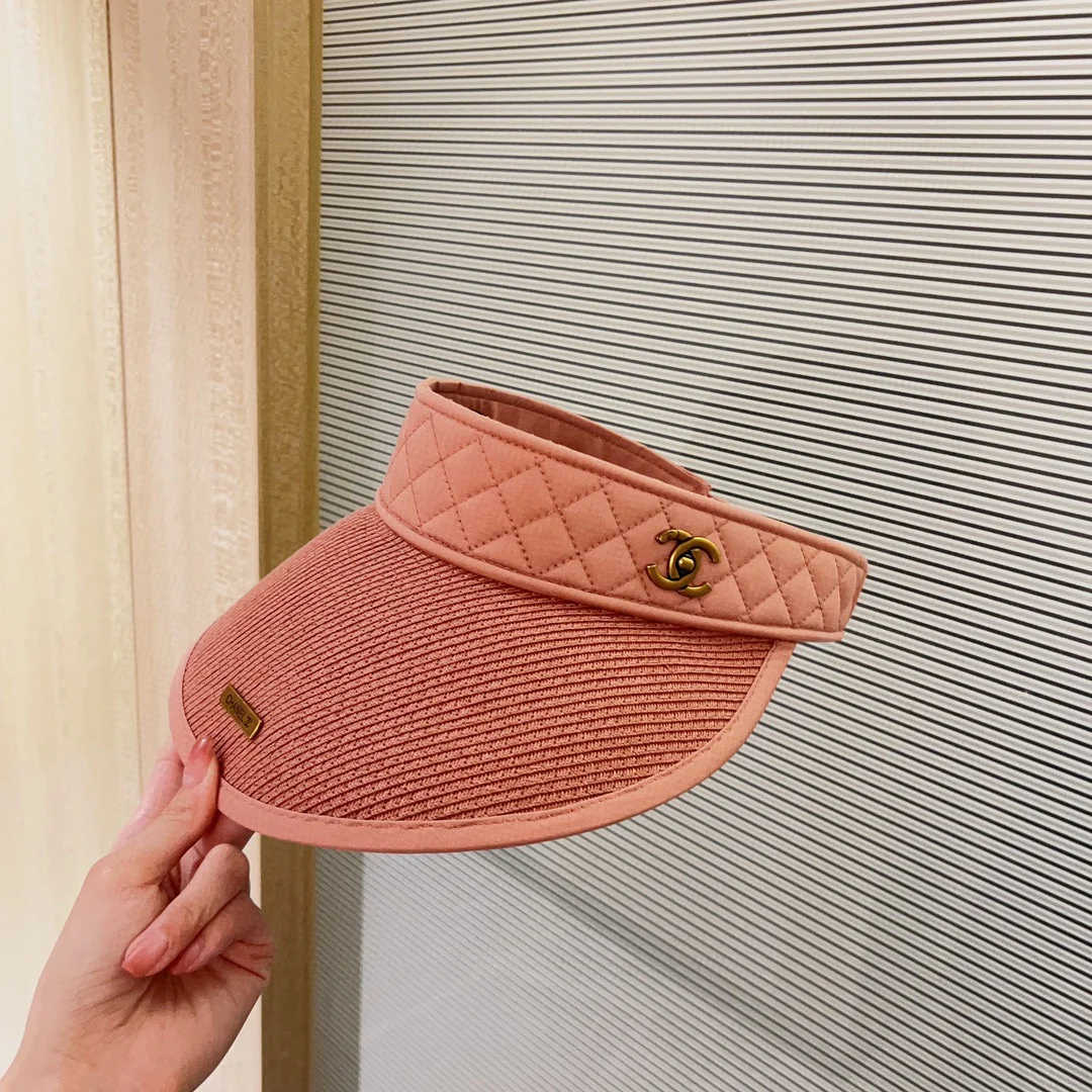 Новинка сезона весна/лето 2023 от Chanel - Шляпа с V-образным вырезом - Солнцезащитная шляпа - Розовая