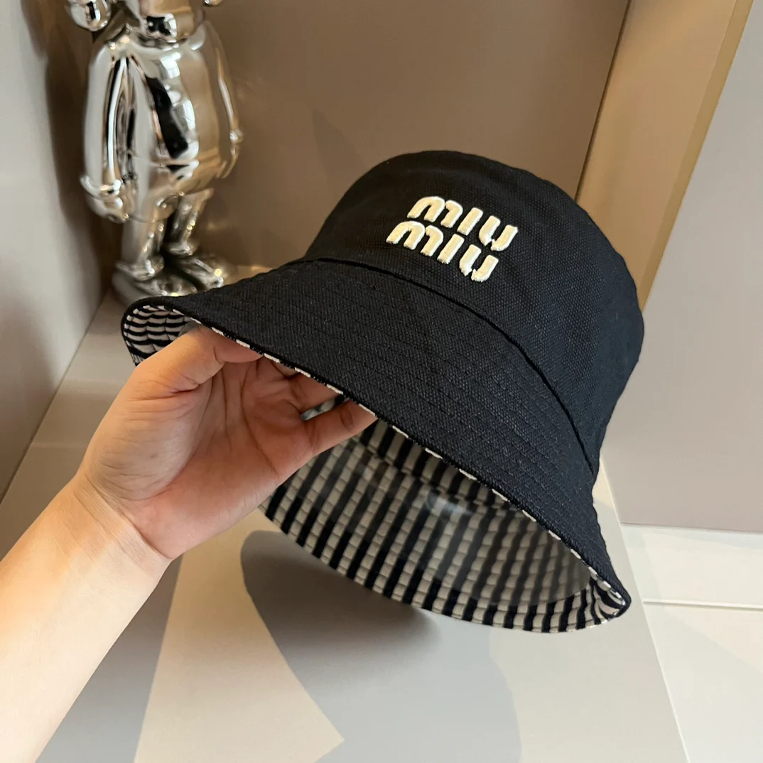 Классическая двусторонняя панама Miu Miu - черная