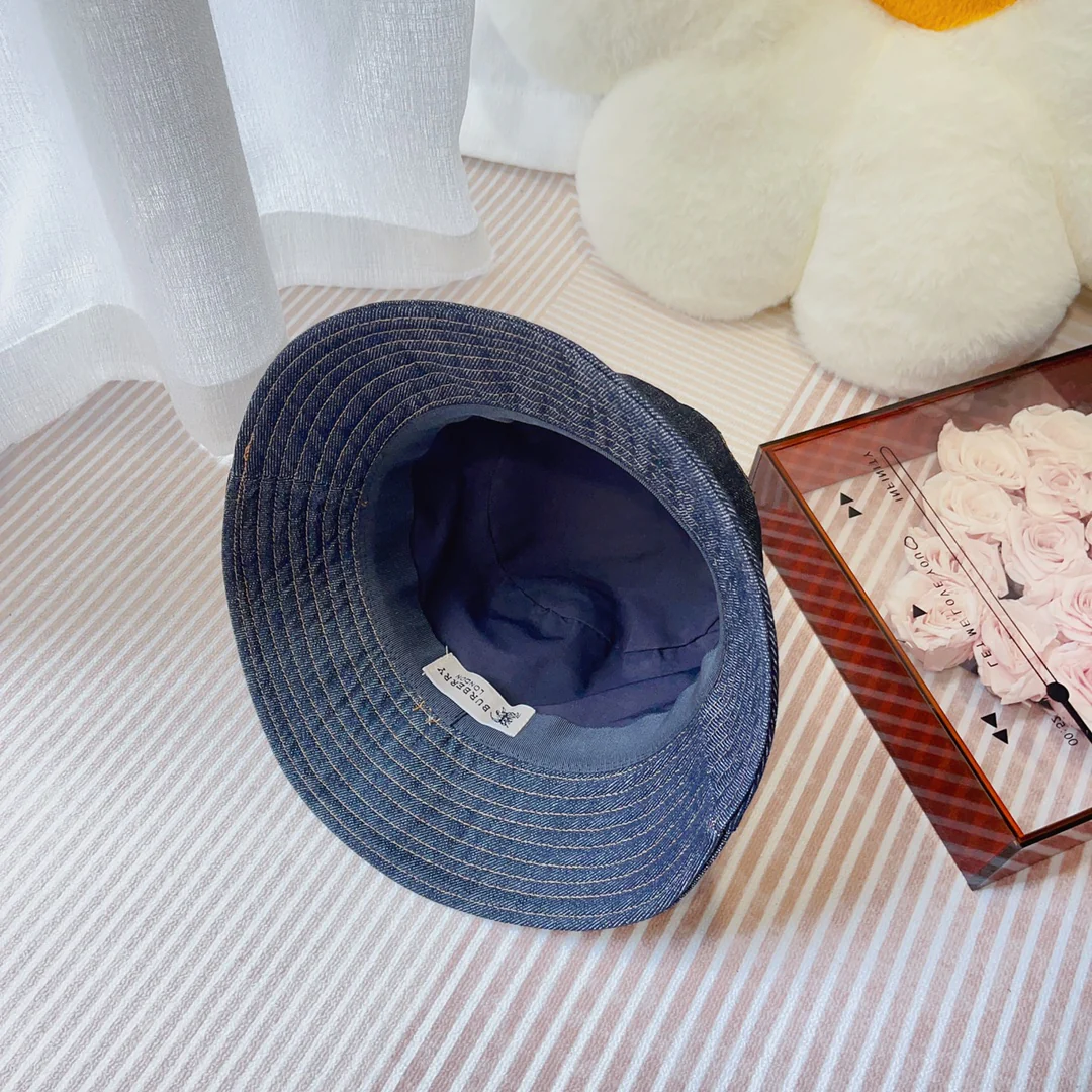 Burberry - Ковбойская панама