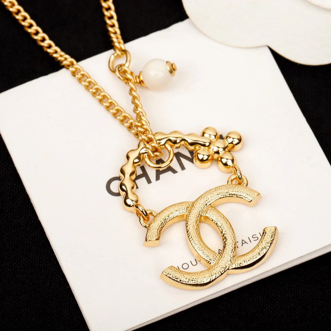 Chanel - Колье 390