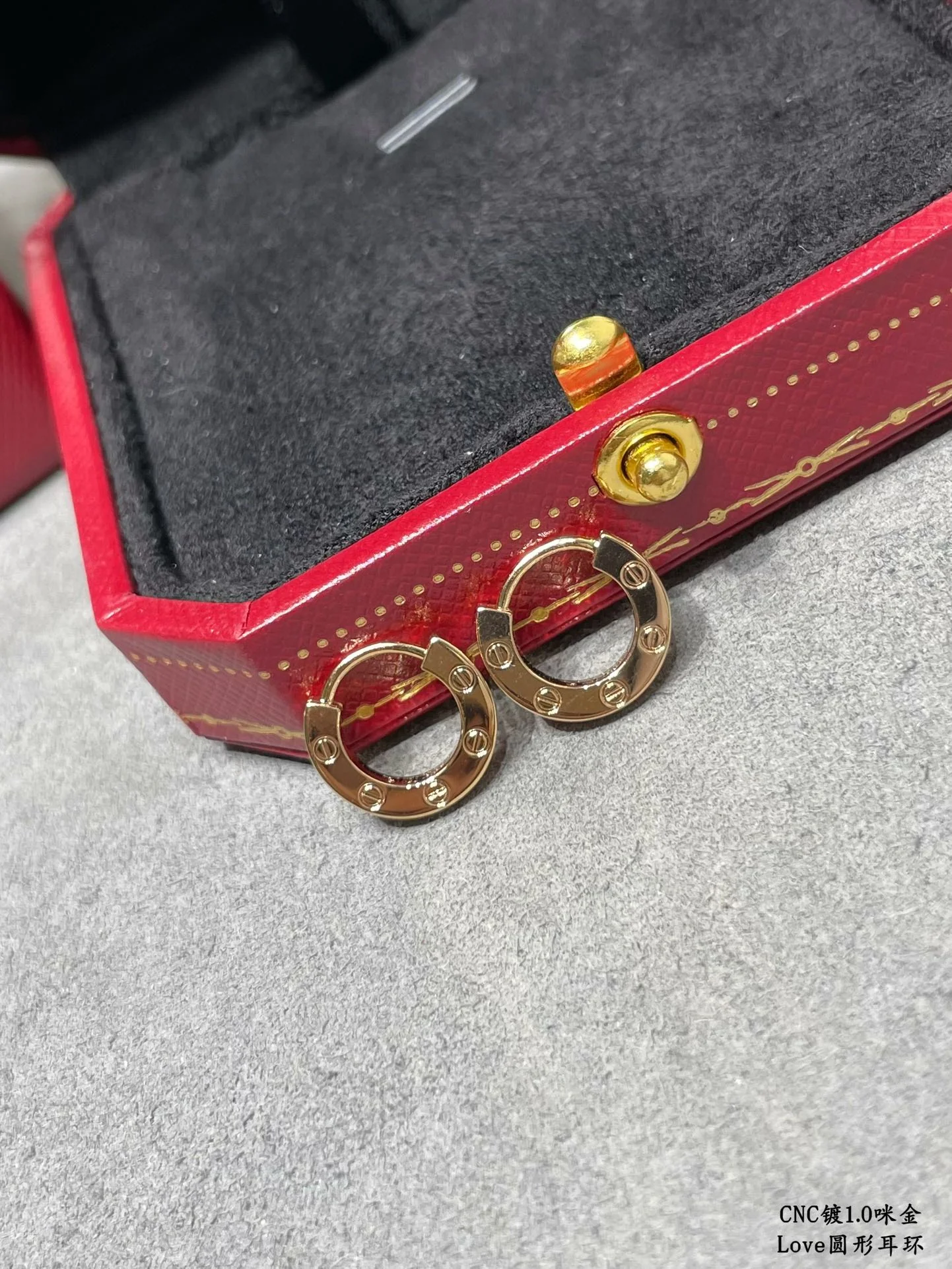 Серьги Cartier 007