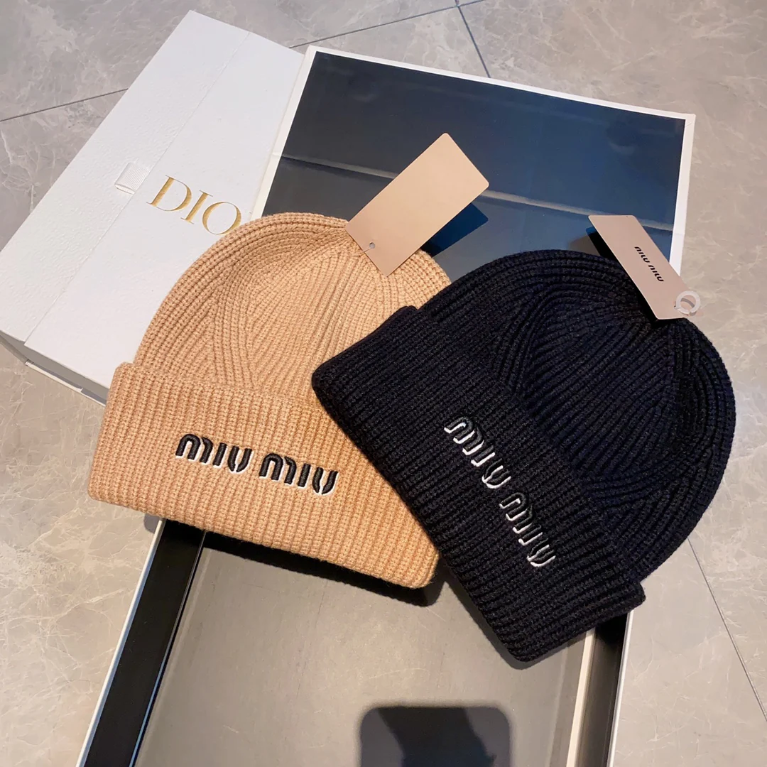 Miu Miu - Шерстяная вязаная шапка