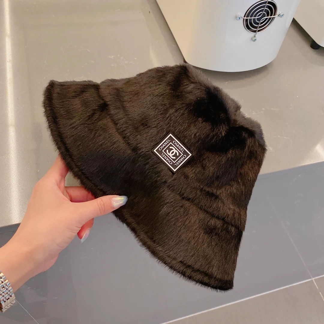 Chanel - Рыбацкая шляпа из кроличьего меха - Черная