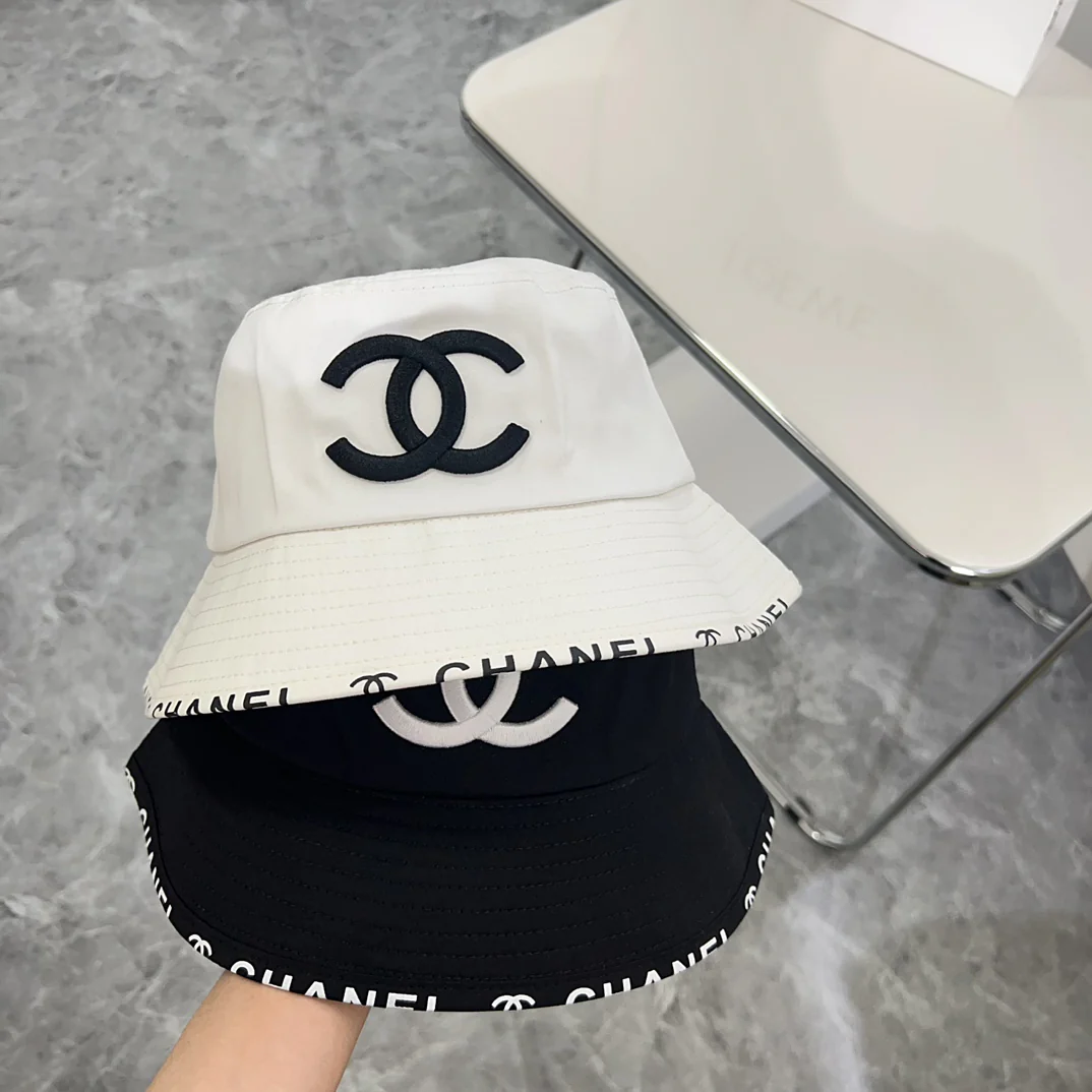 Chanel - дизайнерская рыбацкая шляпа с буквами - черная