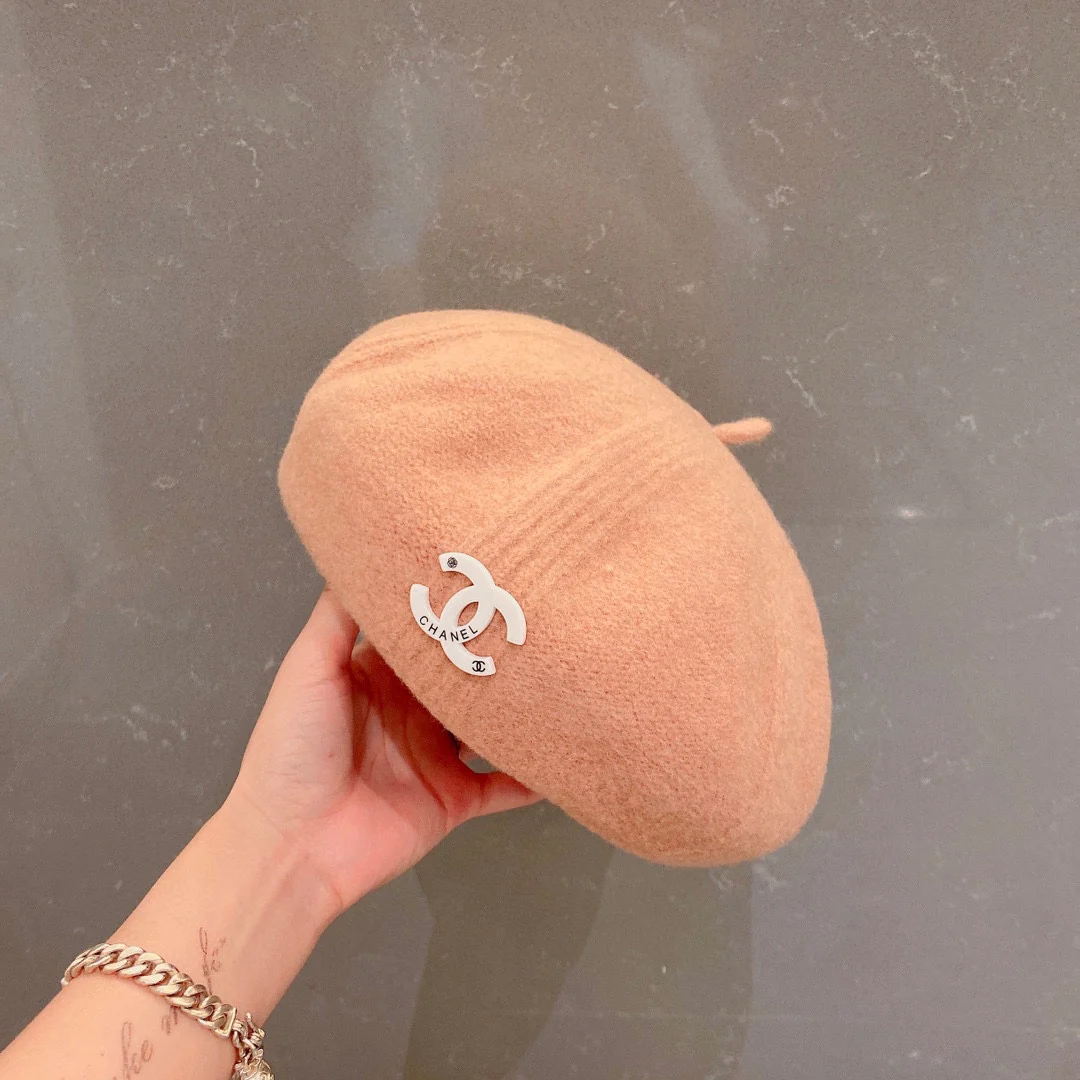Берет Chanel - цвет молочного чая