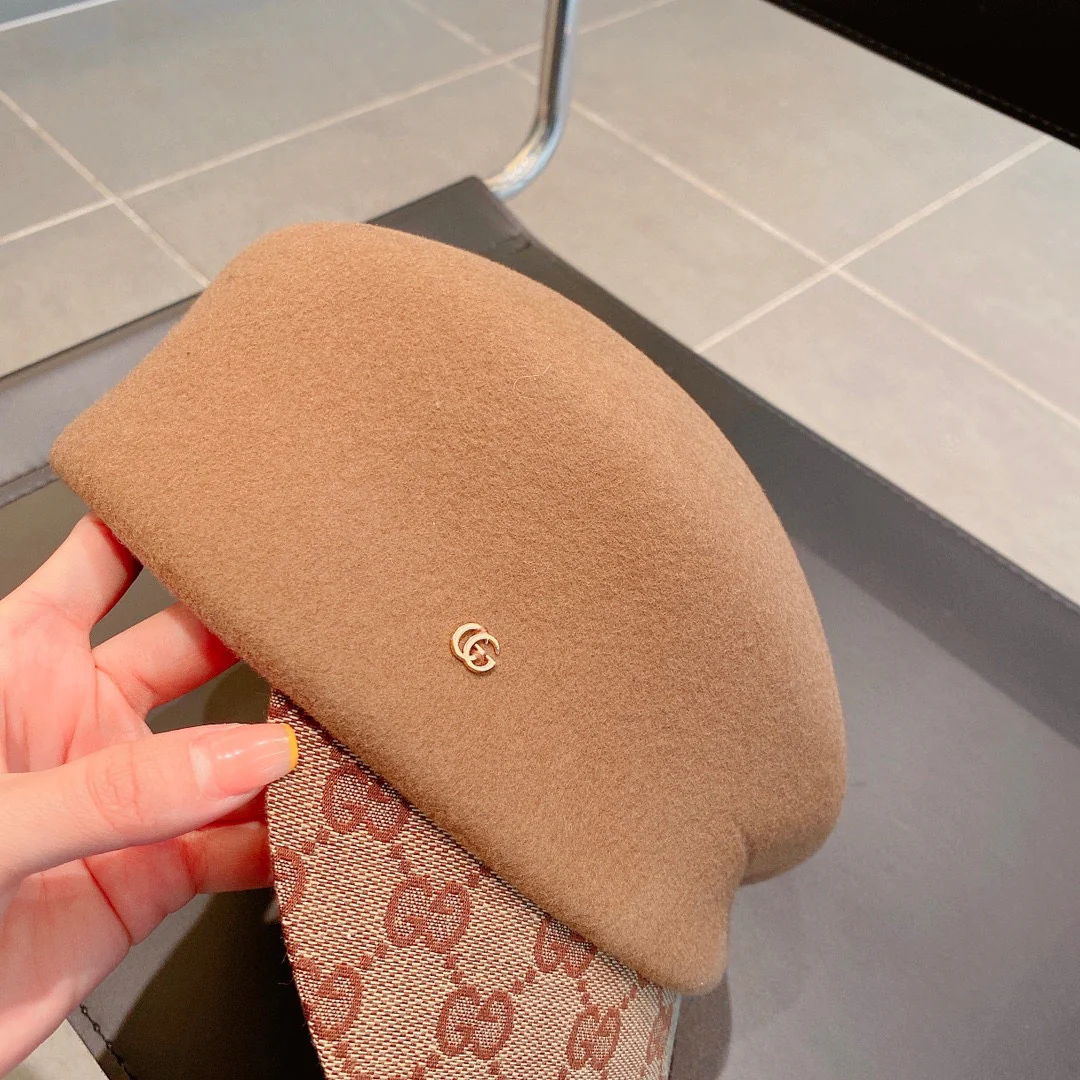 Miu Miu - Бейсболка - Коричневая