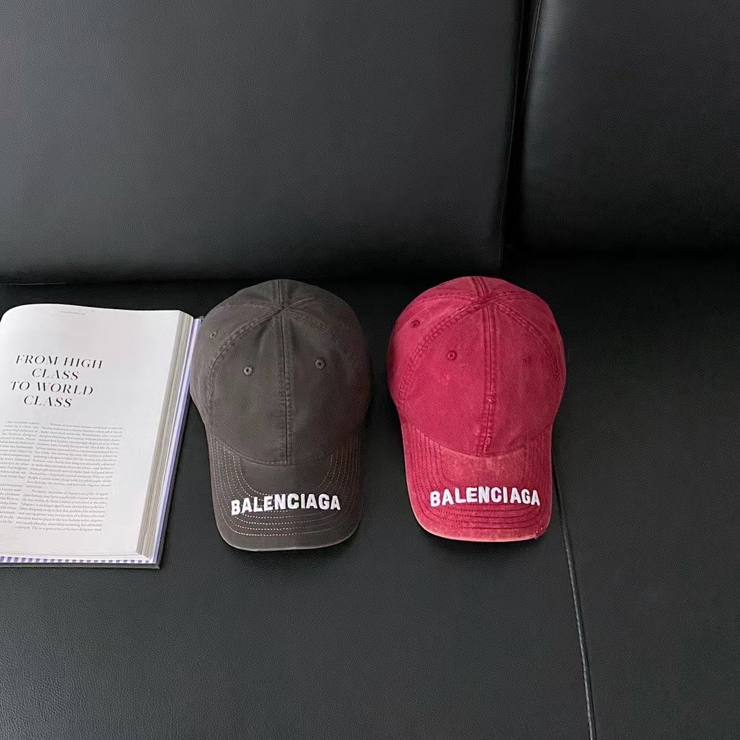 Бейсболка Balenciaga с вышивкой - Железно-серый