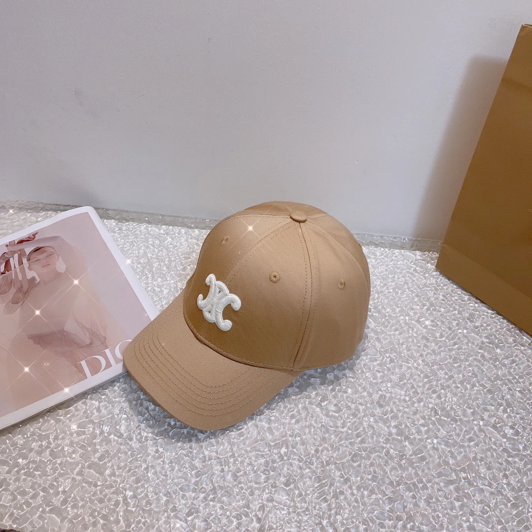 Celine - Бестселлер - Бейсболка с вышивкой в ??цвете молочного чая