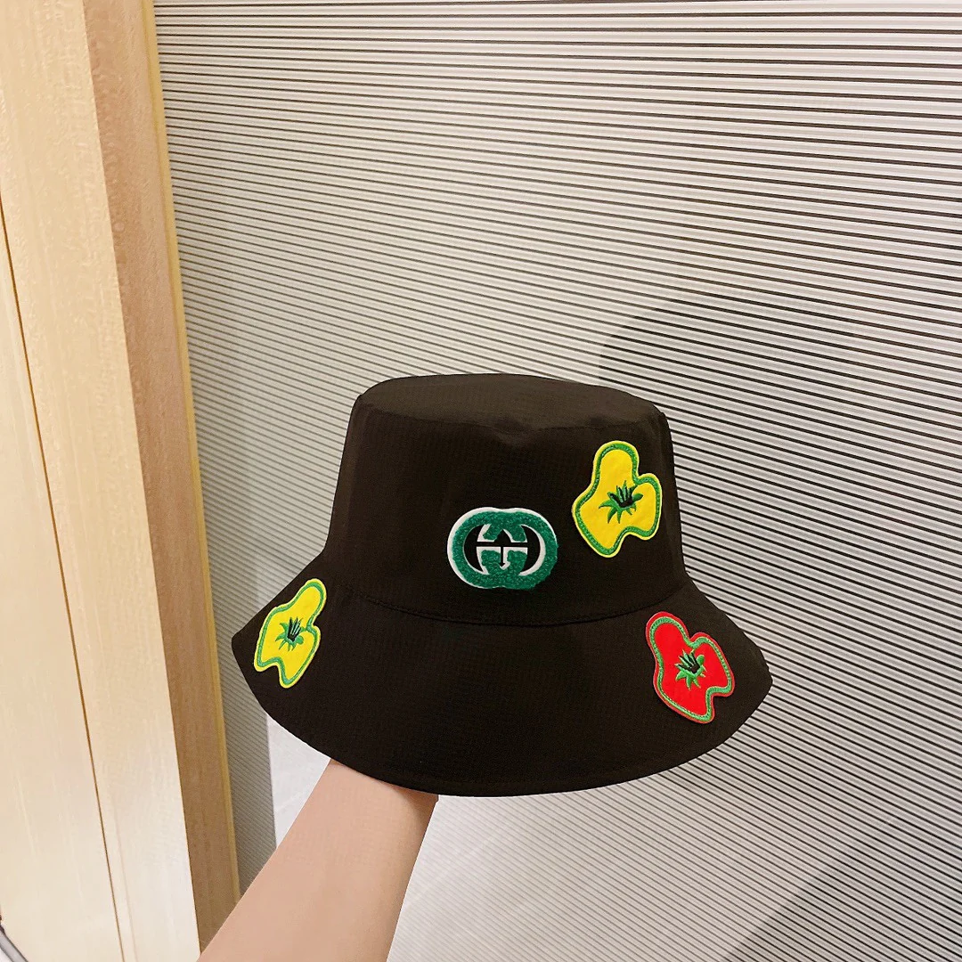 Gucci — панама, одобренная знаменитостями.