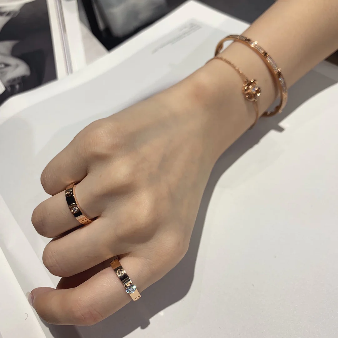 Кольцо Cartier Love Solitaire — розовое и белое золото