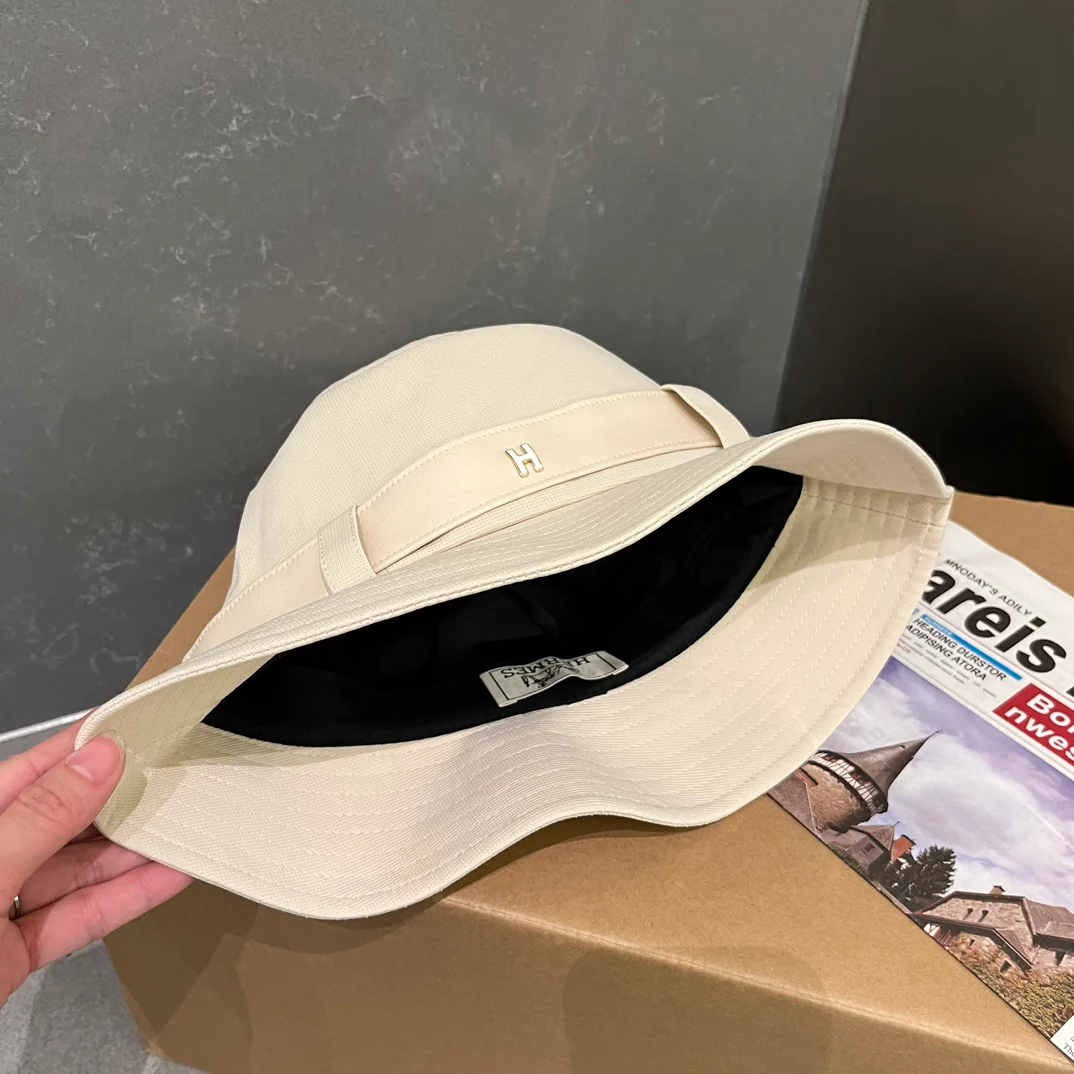 Новинка осени 2023 года от Hermes - Кожаная панама - Белая