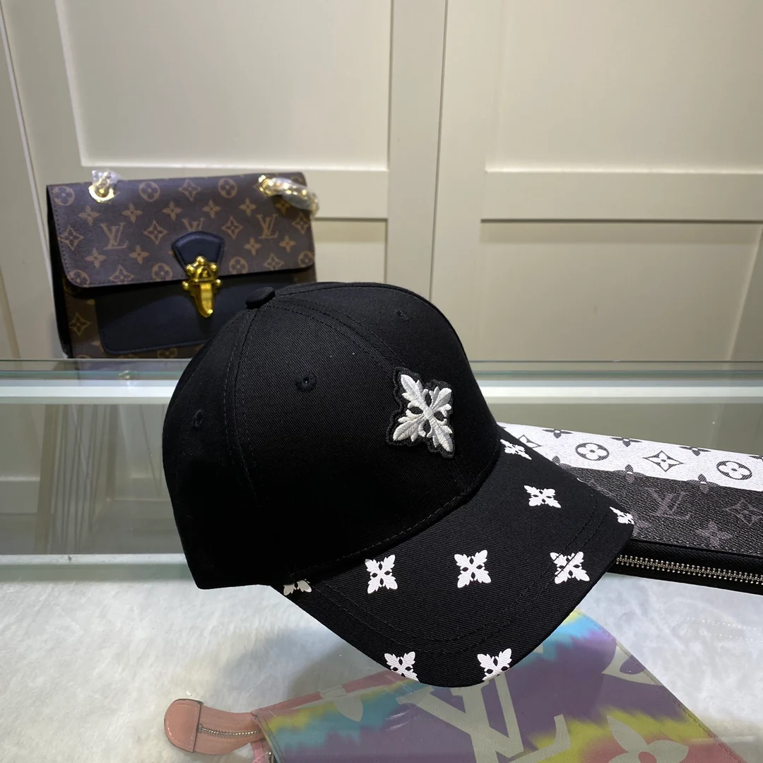 Новинка 2022 года от Chanel - кепка-?утиный клюв? - 5