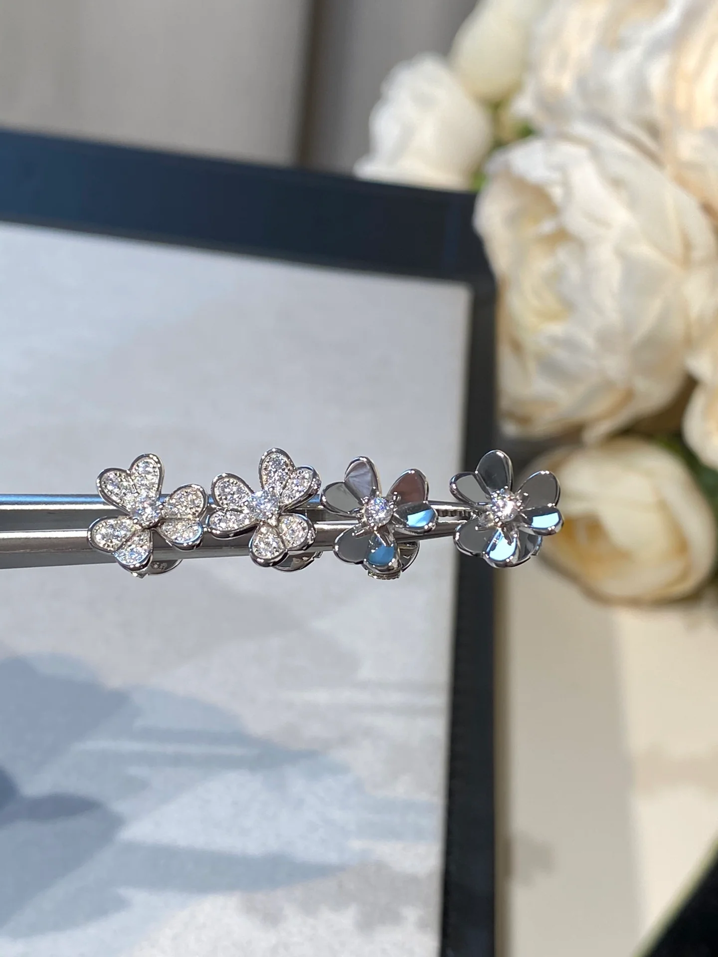 Серьги VCA 050