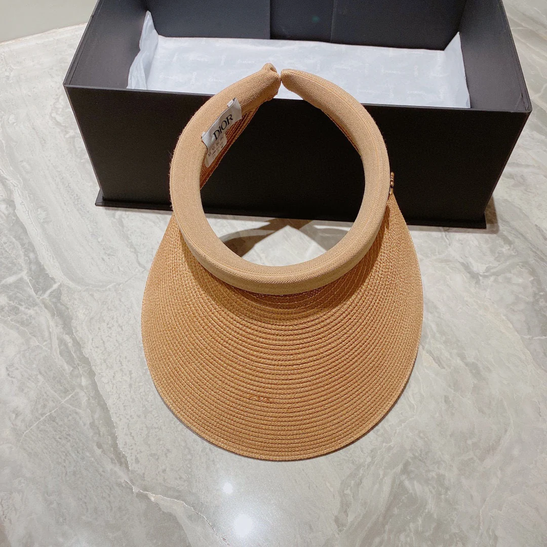 Dior - Солнцезащитная шляпа с металлическим логотипом и открытым верхом - 3 цвета - 1