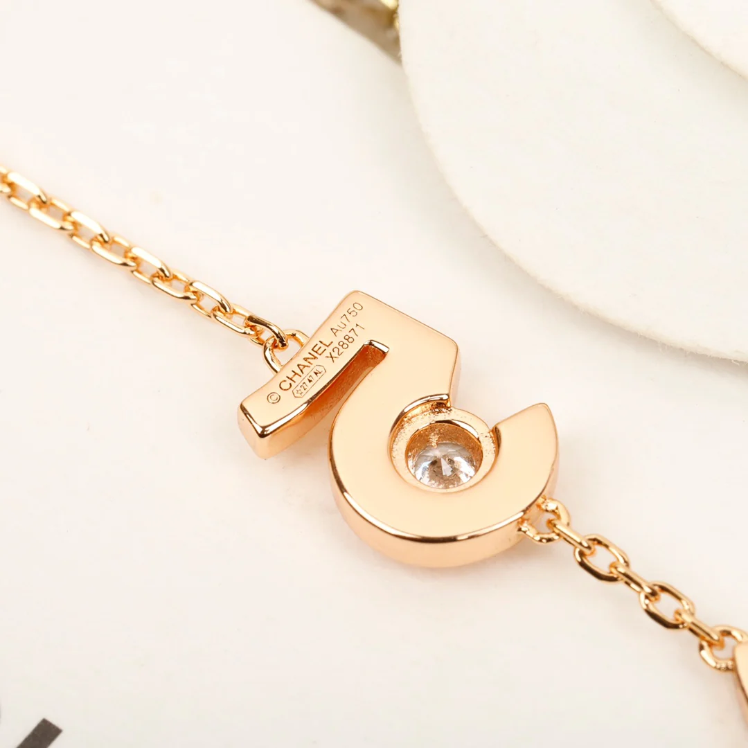 Chanel - Колье 396