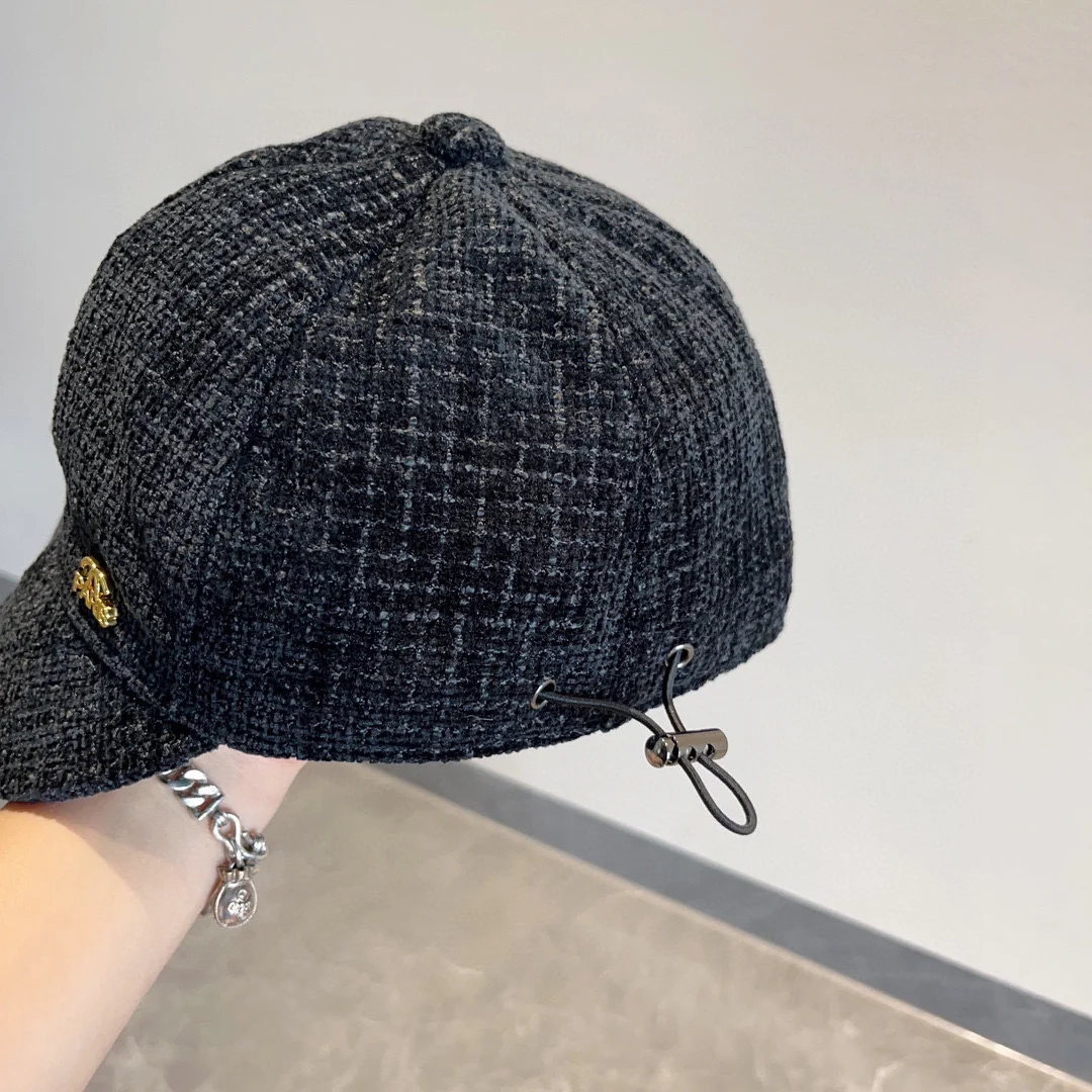 Плетеная шляпа для верховой езды Chanel - черная