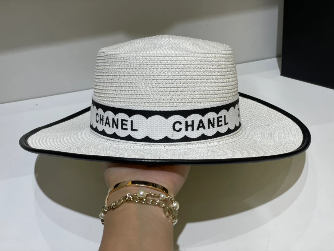 Новая соломенная шляпа Chanel 2022 года