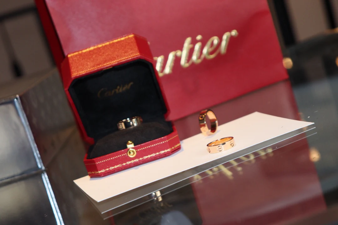 Кольцо Cartier Love — розовое золото, белое золото, желтое золото — без бриллиантов