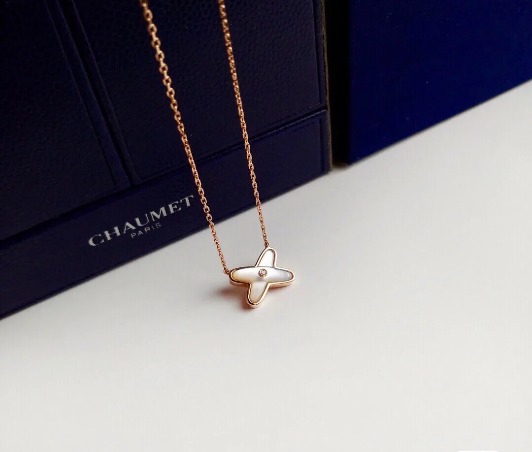 Ожерелье из белой фритиллярии Chaumet