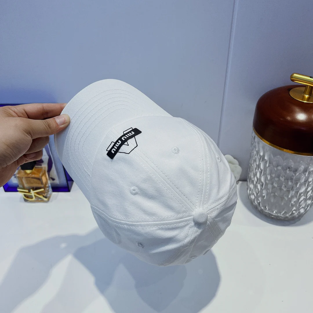 Miu Miu - Новая однотонная бейсболка