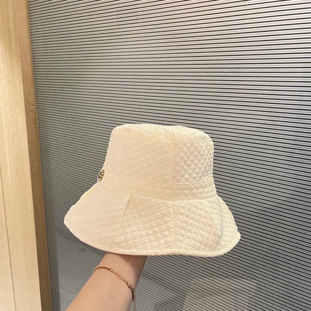 Новая рыбацкая шляпа Chanel 2022 года - 4