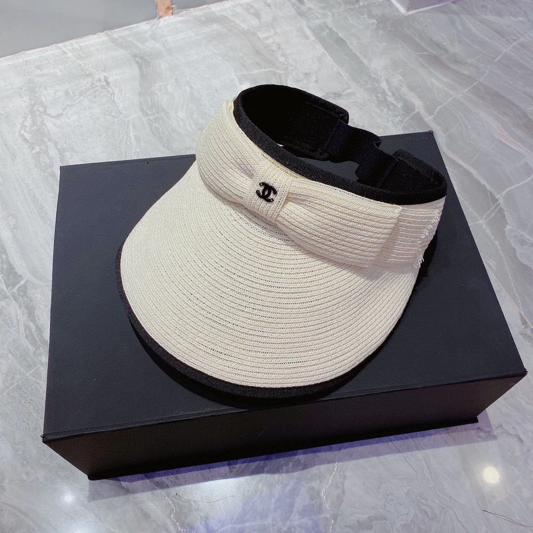 Chanel - Соломенная шляпа с бантом