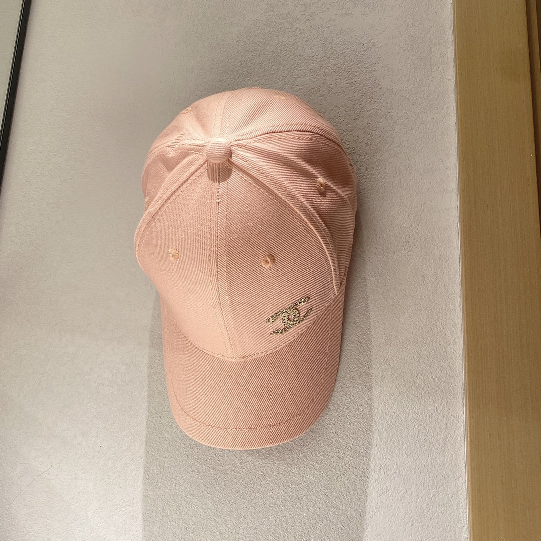 Chanel - Розовая бейсболка
