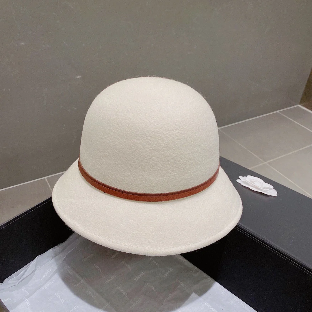 Chanel - Шерстяная шляпа - Белая