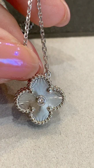 Ван Веккьо - Колье 133