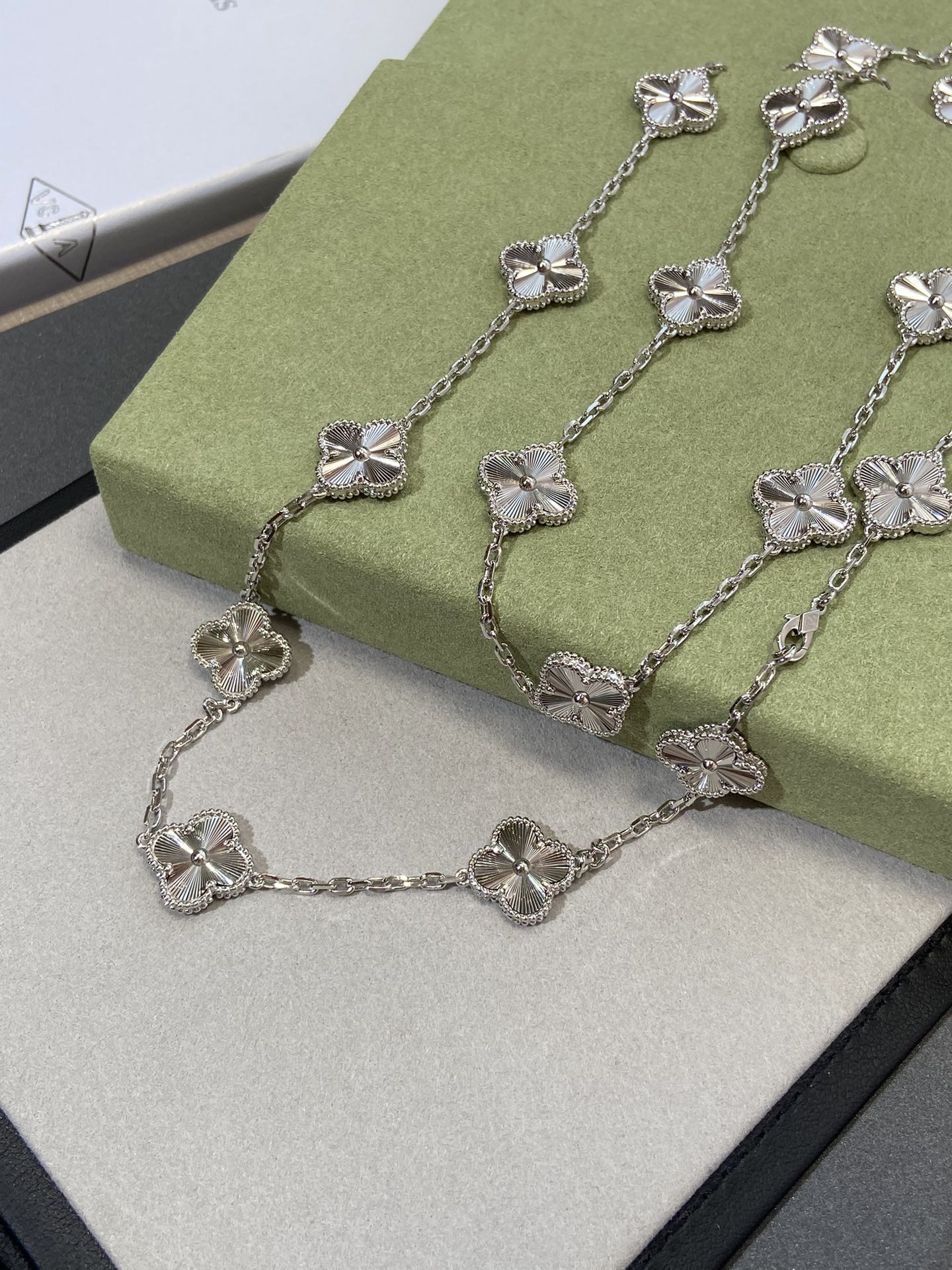 Van Vek - Колье 029