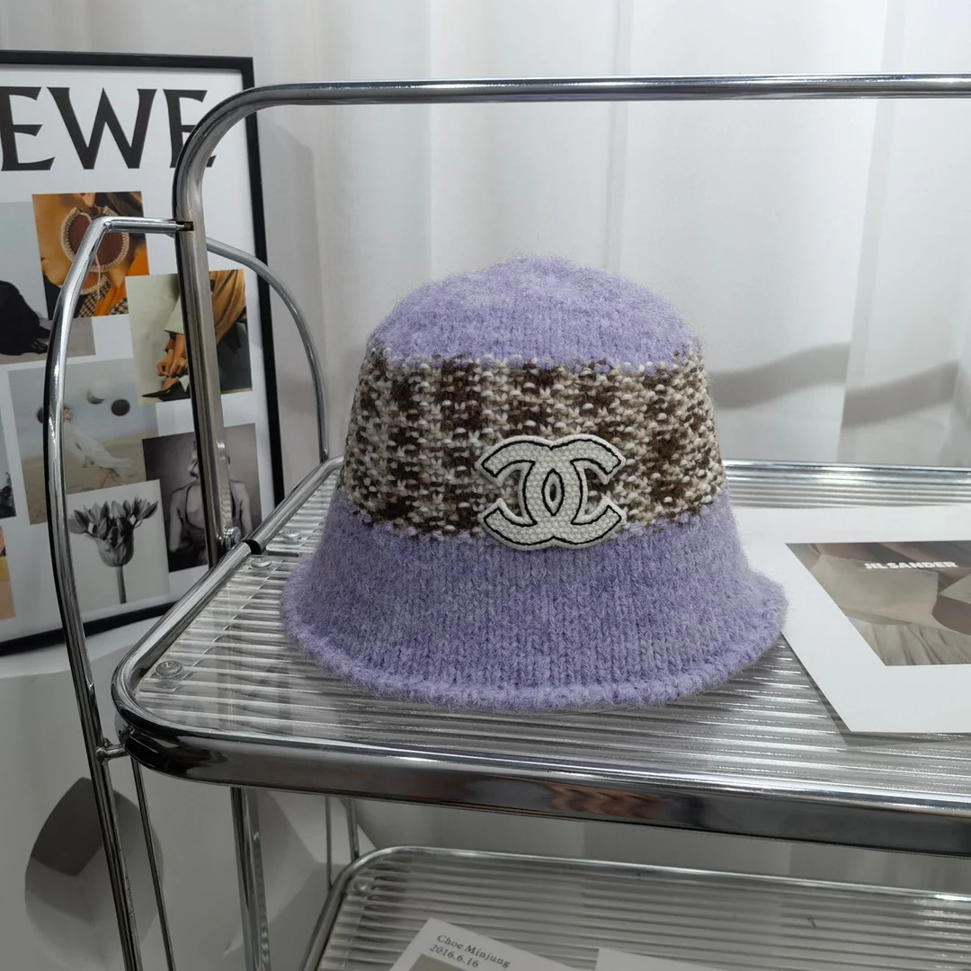 Chanel - Вязаная рыбацкая шапка