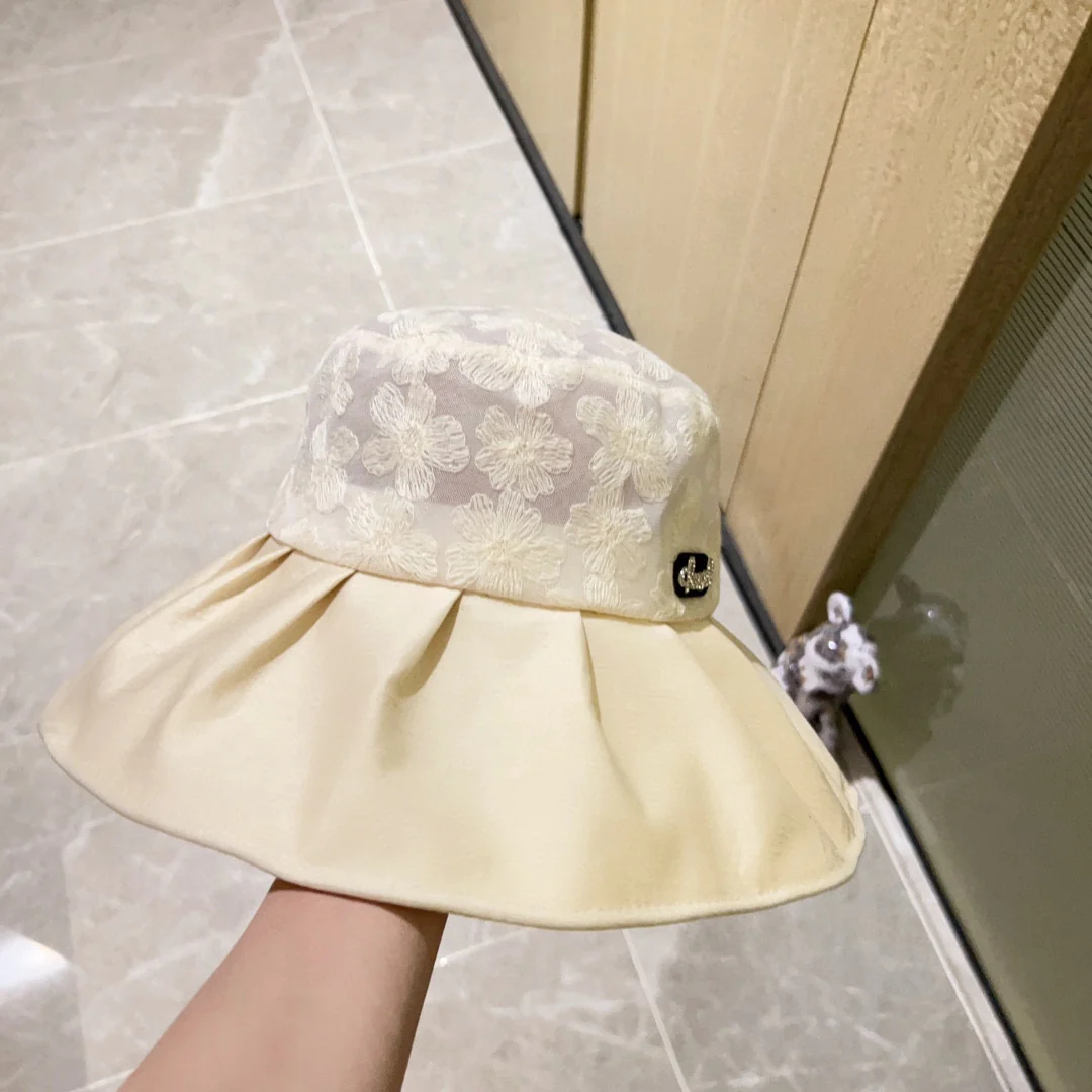 Новинка сезона весна/лето 2023 от Chanel - Кружевная рыбацкая шляпа - Белая