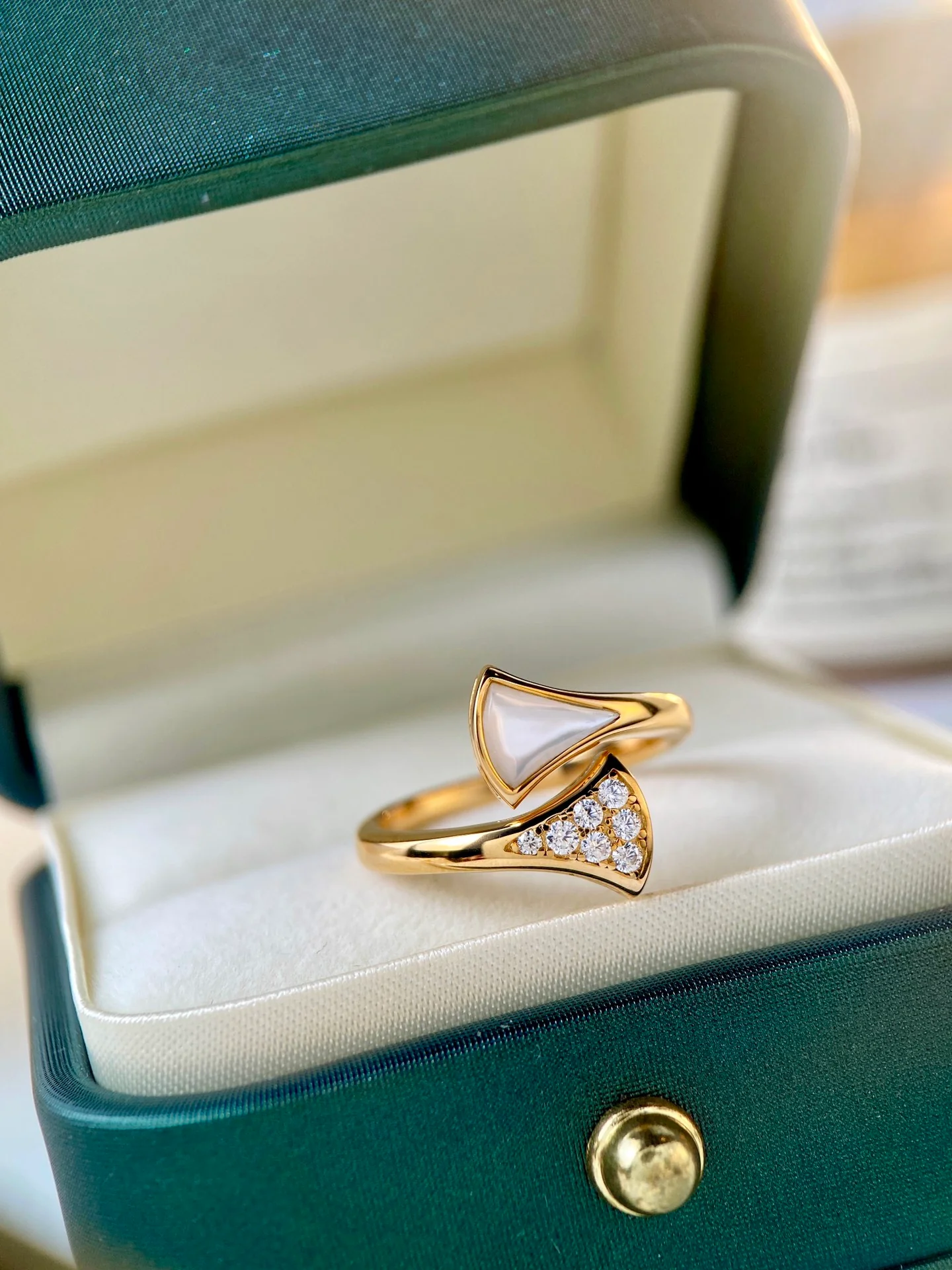 Кольцо Bvlgari 002